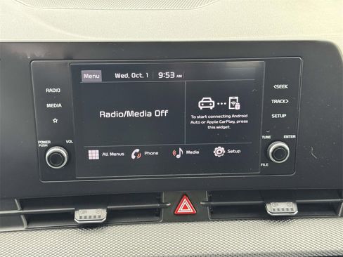 Used 2023 Kia Sportage LX image 3