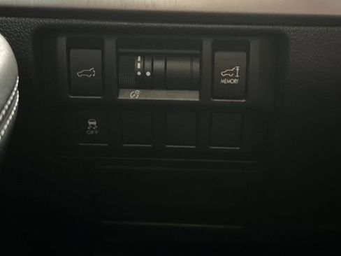 Used 2017 Subaru Outback 2.5i Premium image 30