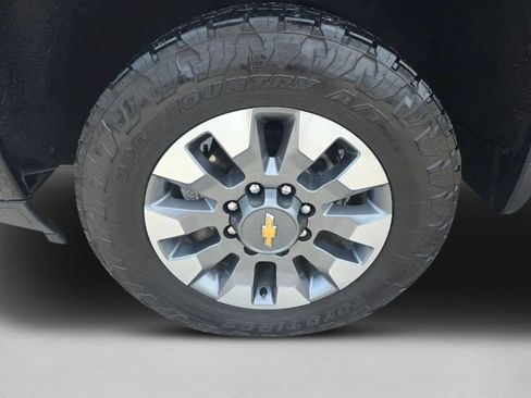 Used 2024 Chevrolet Silverado 2500 Custom w/ Custom Value Package AWD/4WD image 11