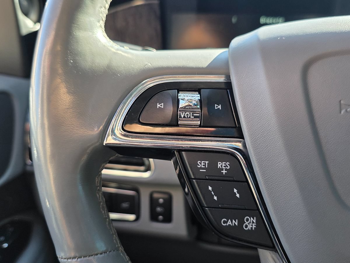 Used 2018 Lincoln Navigator L Select w/ Technology Package RWD image 37
