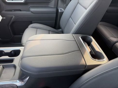 New 2026 GMC Sierra 1500 SLT w/ SLT Convenience Package image 25