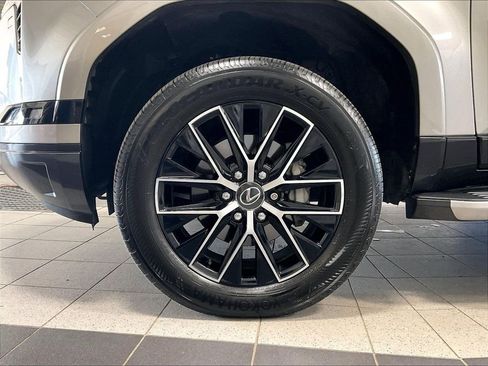 Used 2024 Lexus GX 550 w/ Accessory Package (2T) AWD/4WD image 7