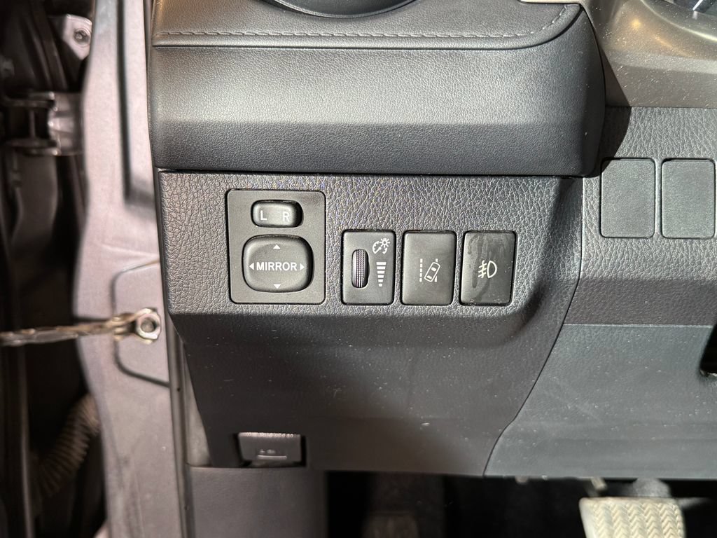Used 2018 Toyota RAV4 LE w/ Carpet Mat Package FWD image 18