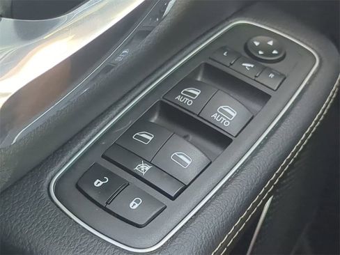 Used 2022 RAM 1500 Laramie image 23