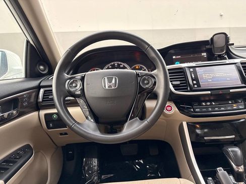 Used 2017 Honda Accord EX-L image 12