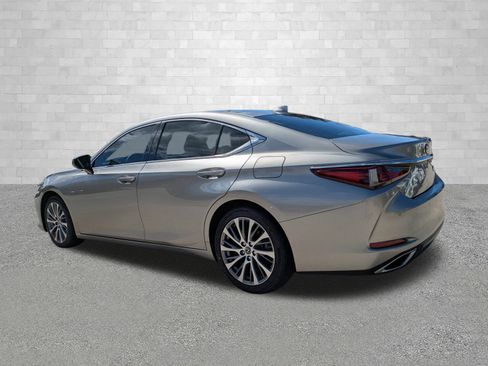 Used 2020 Lexus ES 350 w/ Premium Package image 4