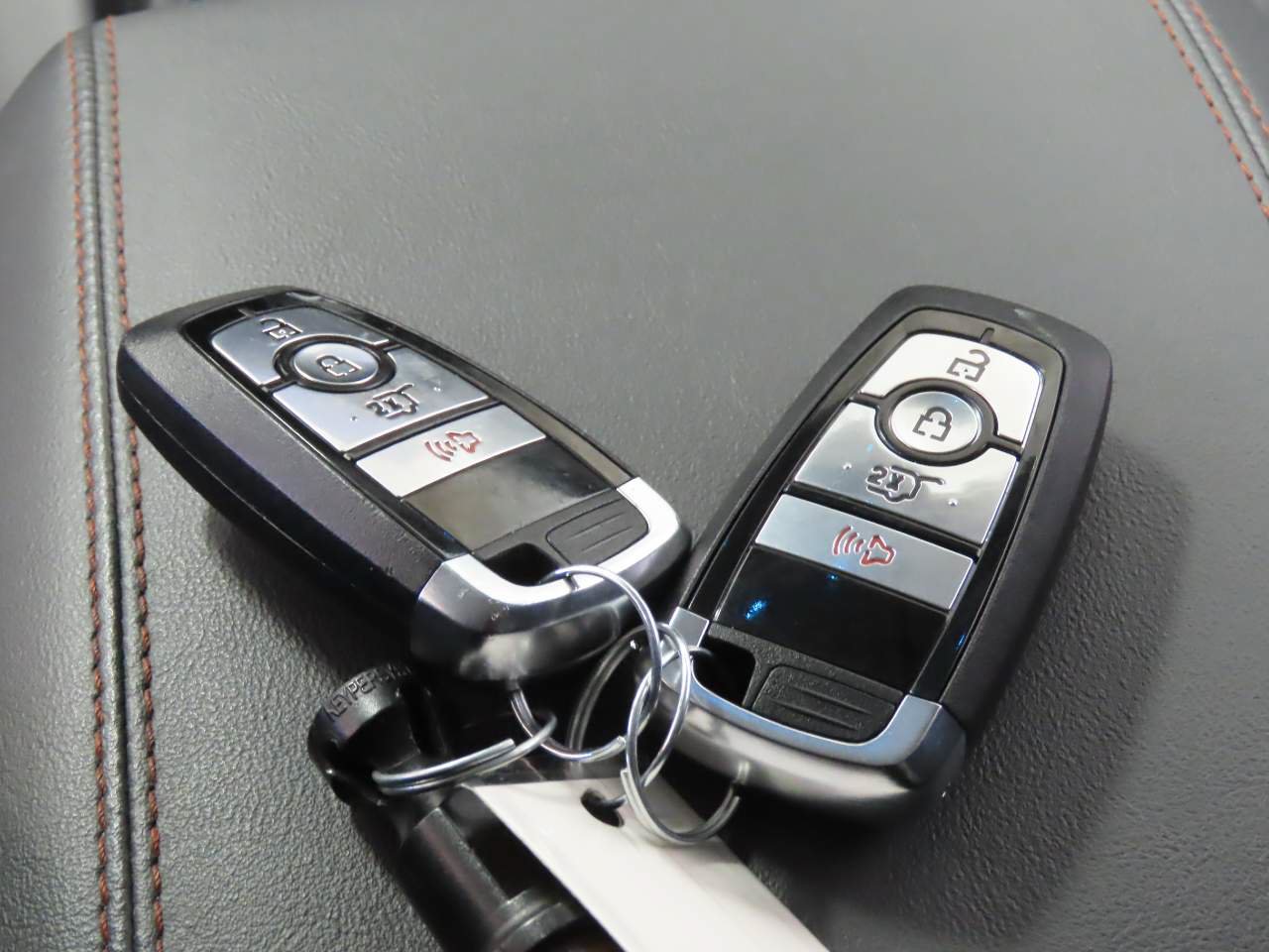 Used 2025 Ford Explorer Active RWD image 19