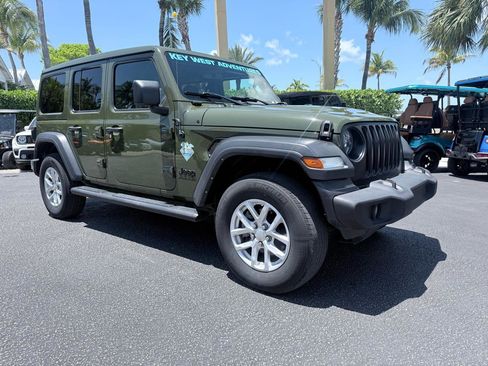 Used 2023 Jeep Wrangler Unlimited Sport w/ Sun And Sound Package AWD/4WD image 6