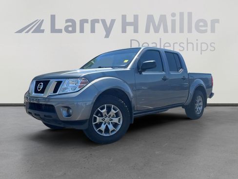 Used 2020 Nissan Frontier SV RWD image 2
