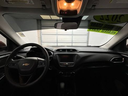 Used 2022 Chevrolet TrailBlazer LT AWD/4WD image 4