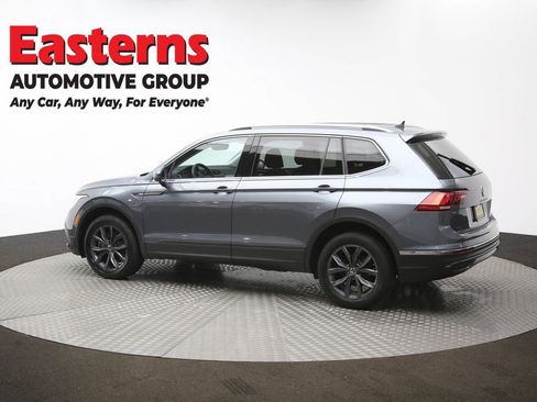Used 2022 Volkswagen Tiguan SE w/ Panoramic Sunroof Package image 64