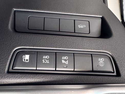 Used 2025 MAZDA CX-90 Plug-In Hybrid w/ Preferred AWD/4WD image 32