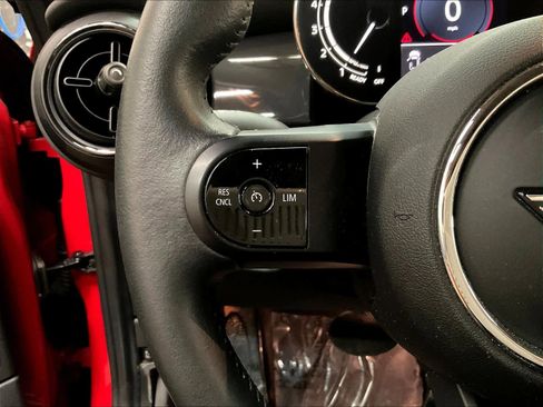 Used 2022 MINI Cooper 2-Door Hardtop image 20