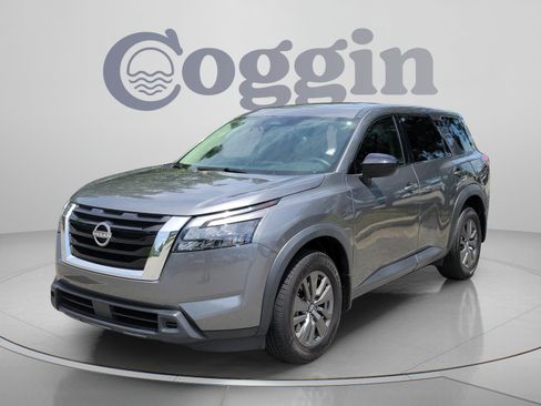 Used 2024 Nissan Pathfinder S FWD image 1