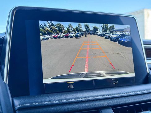 Used 2023 Chevrolet Tahoe Premier AWD/4WD image 23
