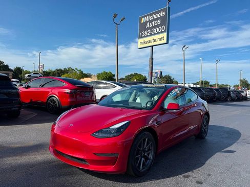 Used 2023 Tesla Model 3 Standard Range RWD image 1