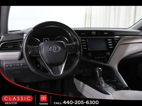 Used 2019 Toyota Camry L image 6