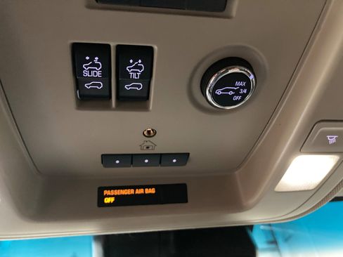 Used 2017 Chevrolet Tahoe LT image 34