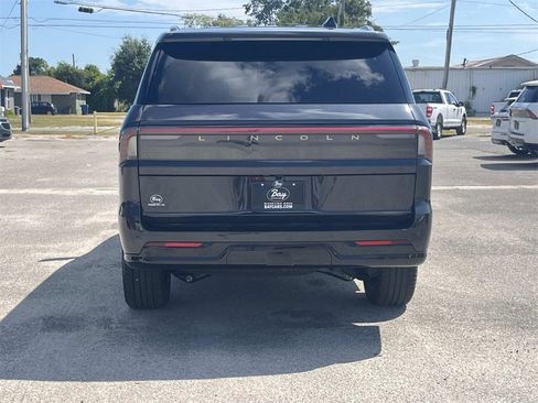 New 2025 Lincoln Navigator Reserve w/ Jet Appearance Package image 4