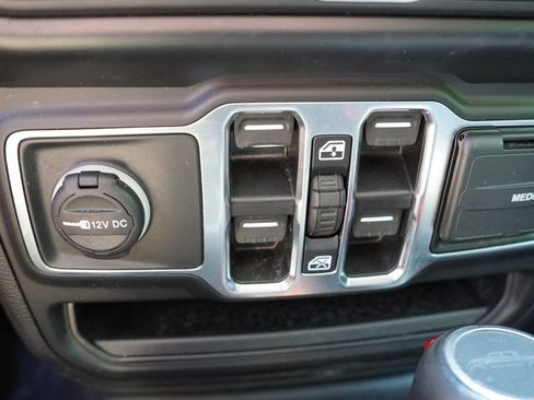 Used 2022 Jeep Gladiator Overland w/ Popular Equipment Package AWD/4WD image 29