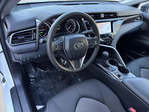 Used 2020 Toyota Camry LE image 13