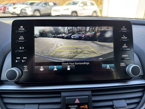 Used 2019 Honda Accord EX image 18