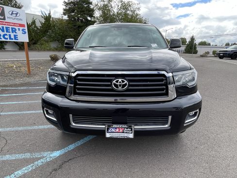 Used 2018 Toyota Sequoia TRD Sport AWD/4WD image 8