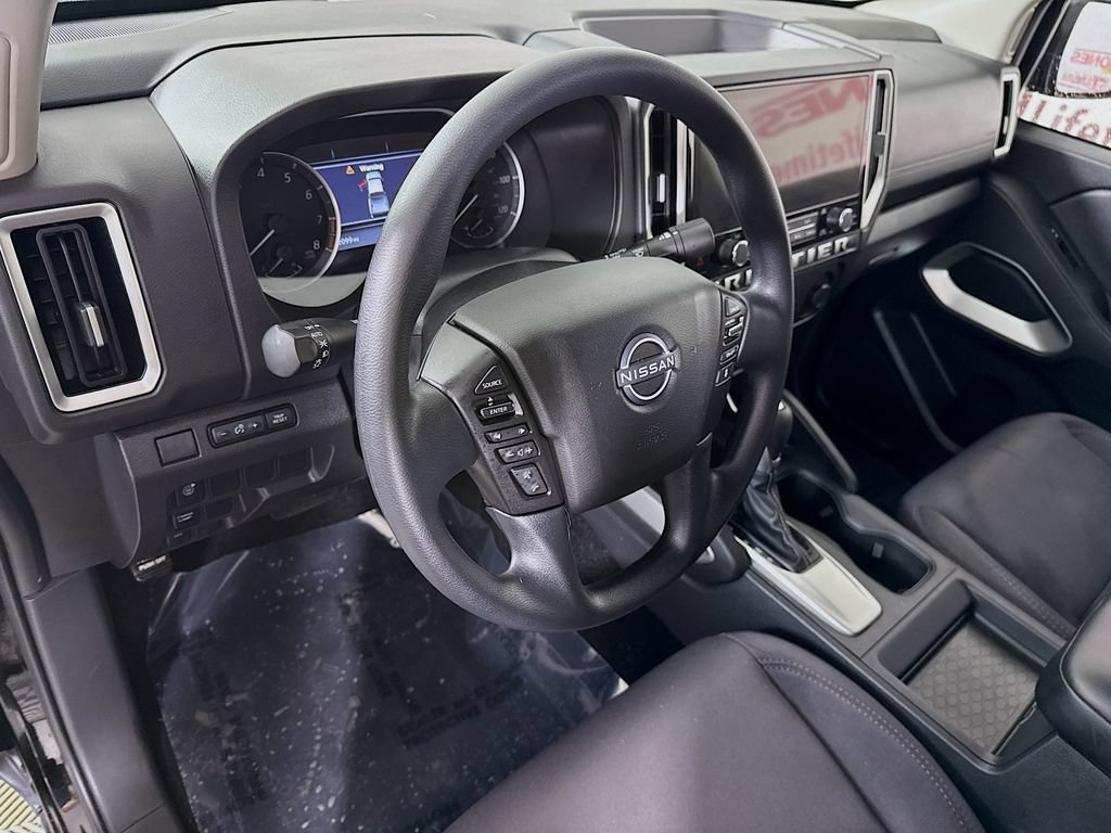 Certified 2025 Nissan Frontier SV RWD image 17