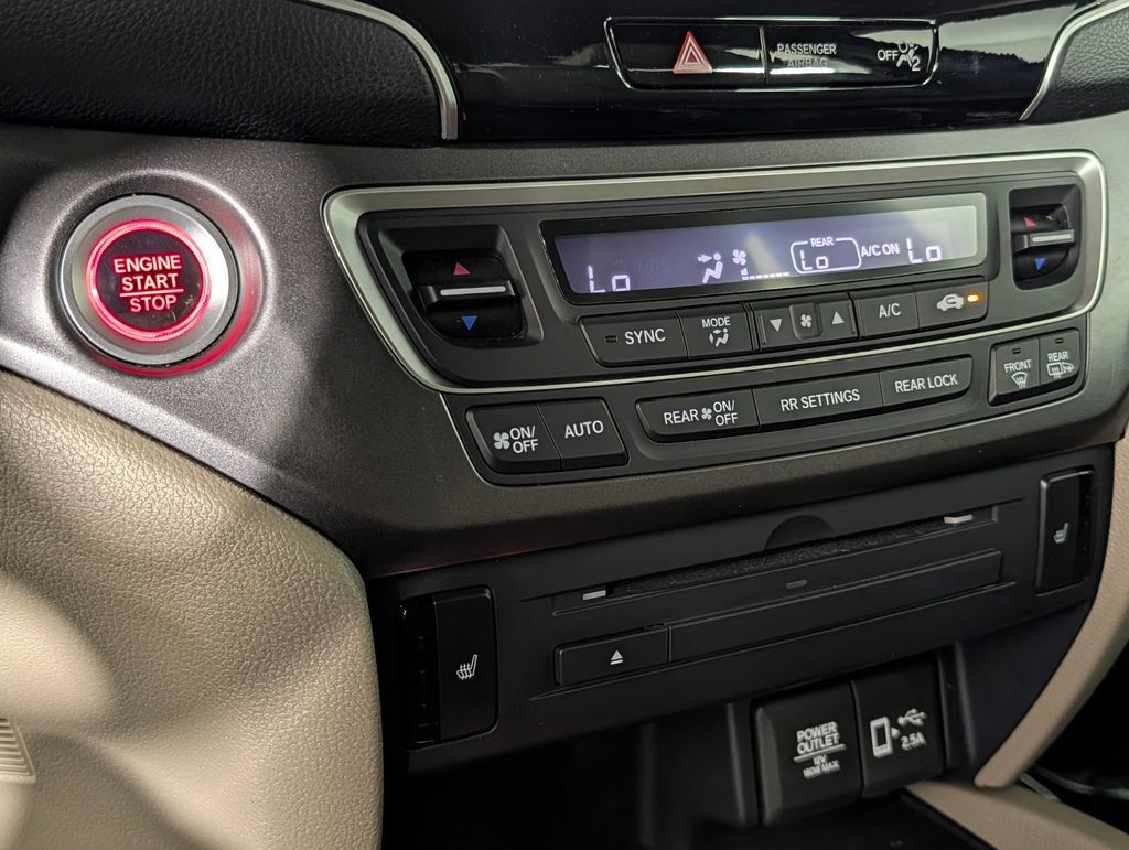Used 2021 Honda Pilot EX image 30
