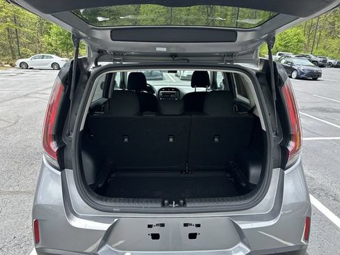 Used 2025 Kia Soul LX w/ LX Technology Package FWD image 21