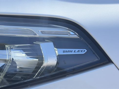 Used 2022 BMW X7 xDrive40i w/ Premium Package AWD/4WD image 14