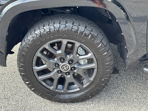 Used 2024 Toyota Tundra Platinum image 11