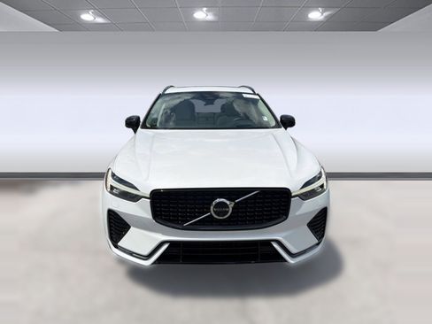 Certified 2023 Volvo XC60 B5 Ultimate w/ Climate Package FWD image 6