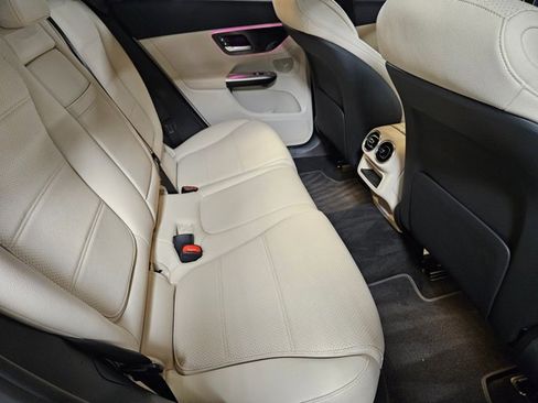 Used 2023 Mercedes-Benz GLC 300 image 20