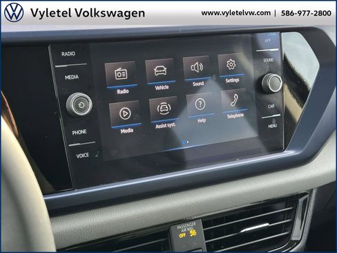 Certified 2023 Volkswagen Taos SE w/ Black Wheel Package image 25