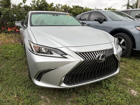 Used 2020 Lexus ES 350 w/ Accessory Package 2 FWD image 4