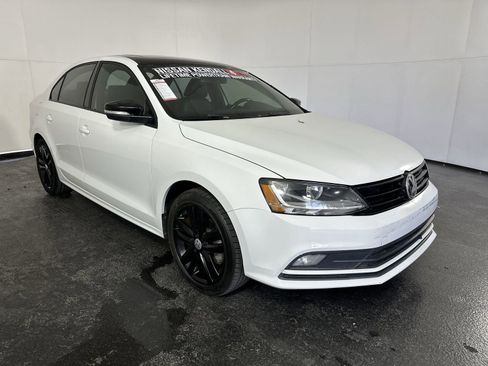 Used 2018 Volkswagen Jetta Sport image 2