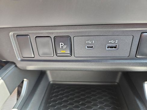 Used 2025 Nissan Frontier SV AWD/4WD image 34