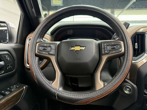 Used 2022 Chevrolet Silverado 1500 High Country image 17