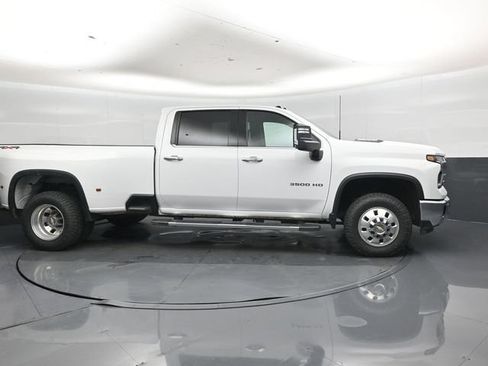 Used 2025 Chevrolet Silverado 3500 LTZ w/ LTZ Plus Package AWD/4WD image 2