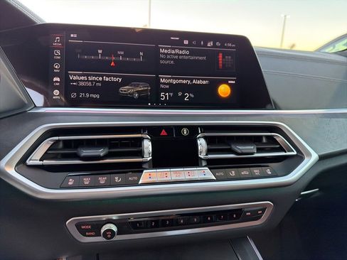Used 2022 BMW X5 xDrive40i w/ M Sport Package image 23