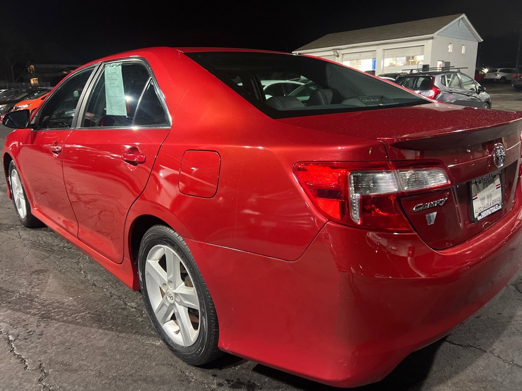 Used 2012 Toyota Camry SE FWD image 5