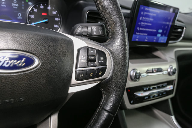 Used 2023 Ford Explorer XLT w/ Equipment Group 202A AWD/4WD image 31