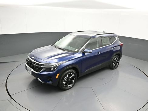 Certified 2025 Kia Seltos EX AWD/4WD image 32