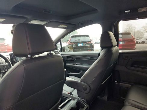 Certified 2024 Honda Odyssey Sport image 11