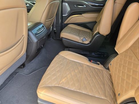 Used 2022 Cadillac Escalade ESV Sport w/ Touring Package AWD/4WD image 18