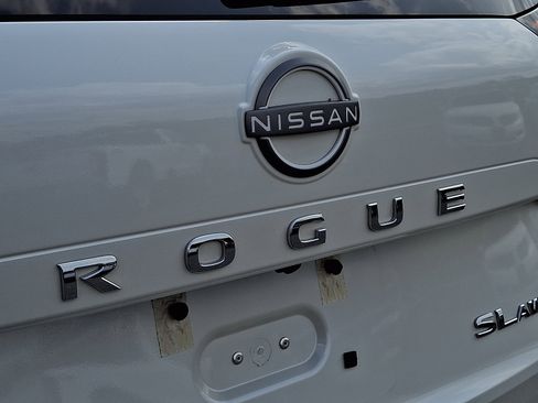 Used 2023 Nissan Rogue SL w/ SL Premium Package AWD/4WD image 31