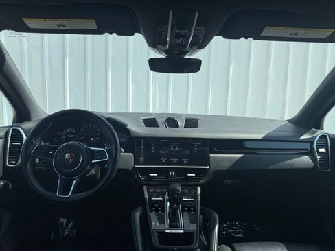 Used 2019 Porsche Cayenne AWD/4WD image 16