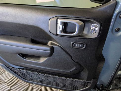 Used 2024 Jeep Wrangler Sport AWD/4WD image 24