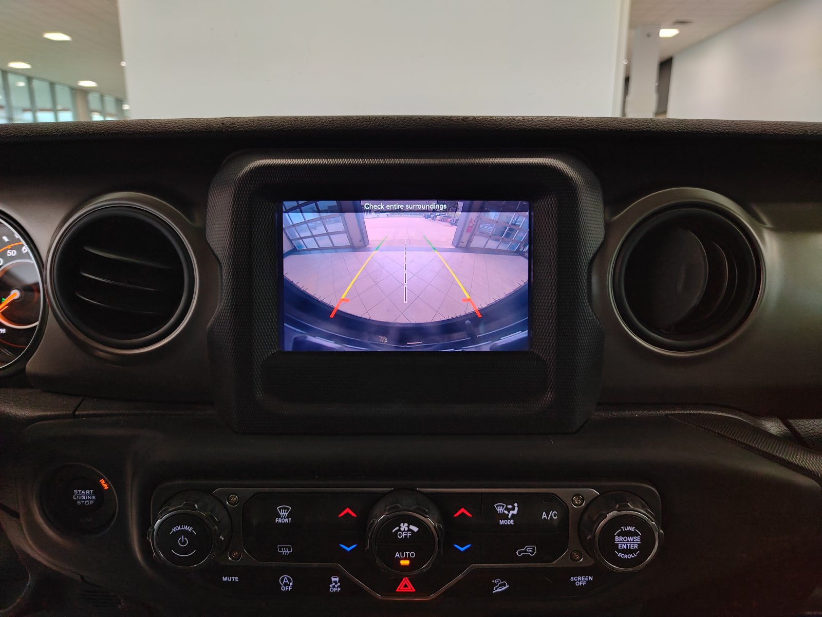 Used 2018 Jeep Wrangler Unlimited Sport S AWD/4WD image 16